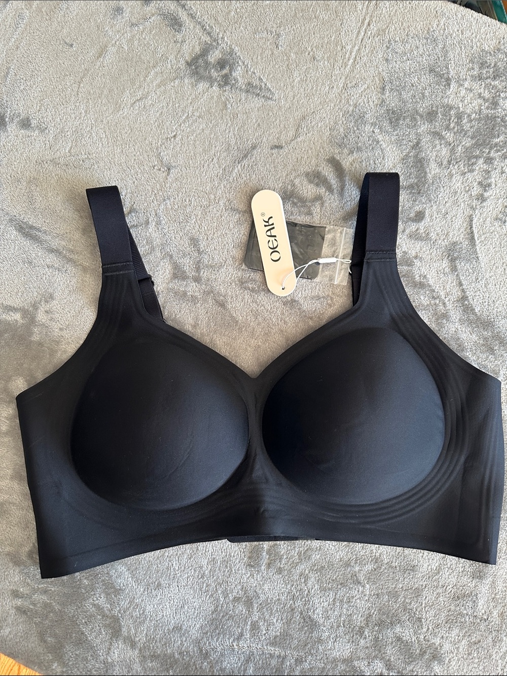Oeak Seamless Black Comfort Bra - Molded Cups & Wide Straps